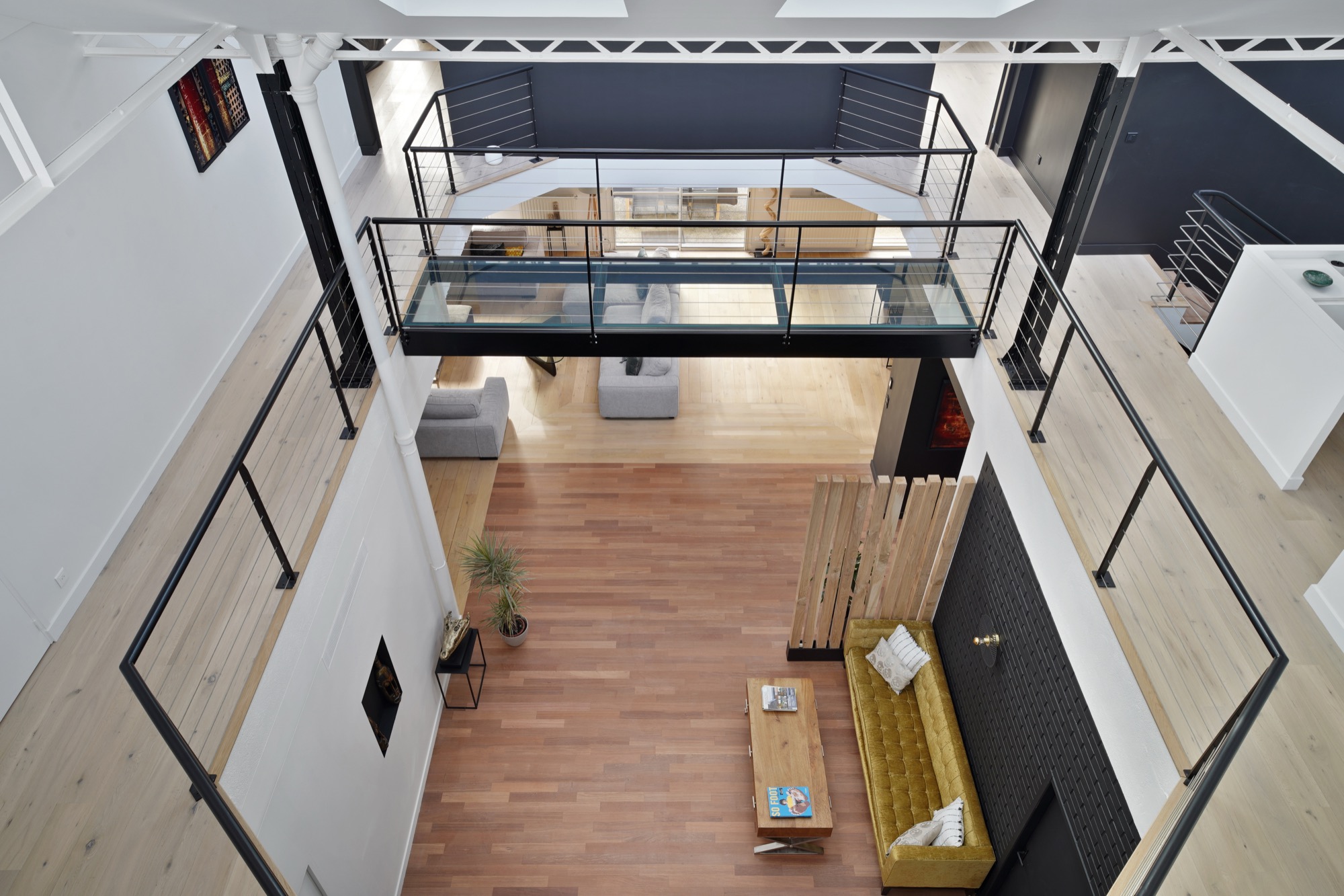 Loft & mezzanine